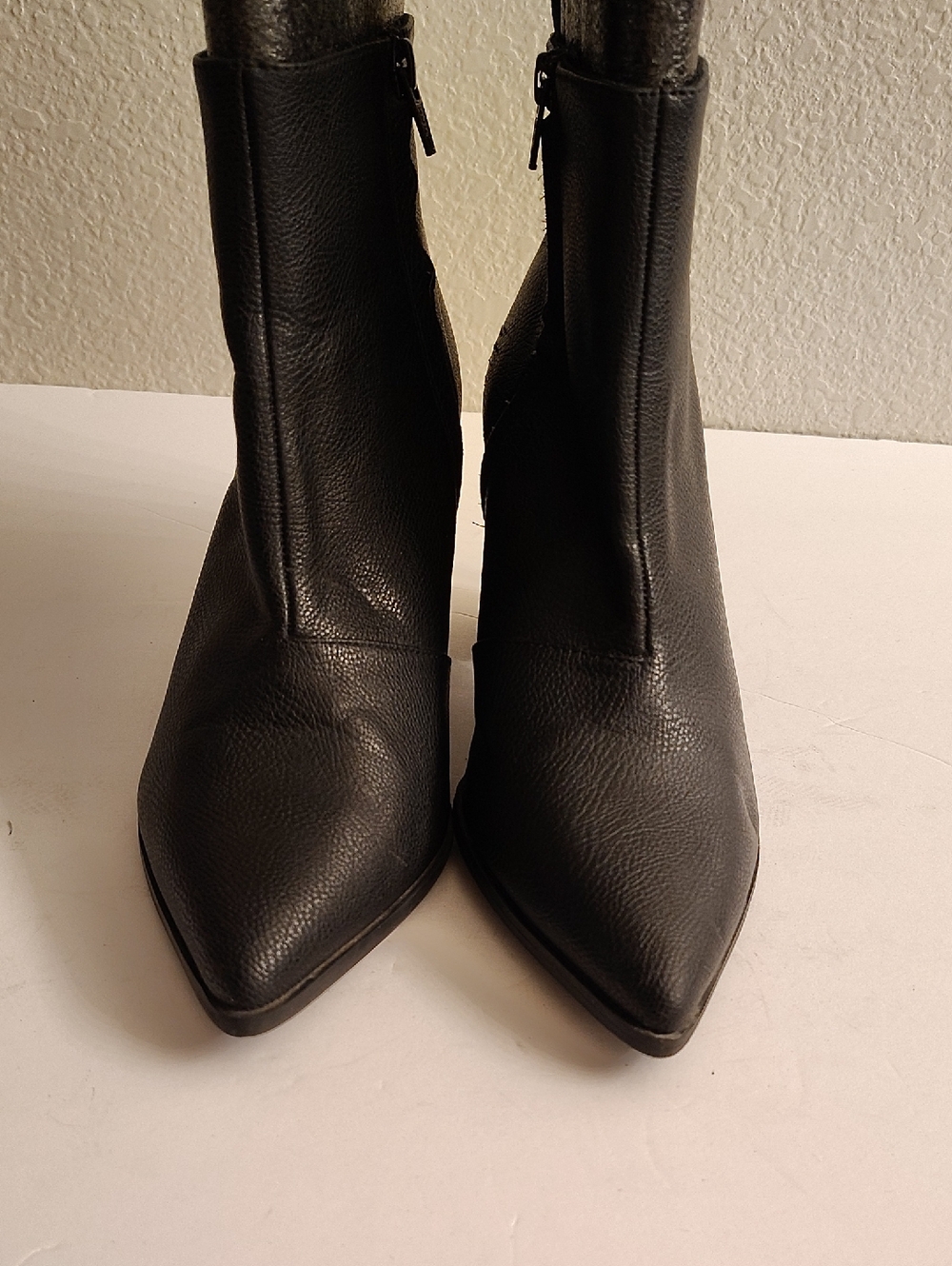 Old Navy Size 8 Black Pointed Toe Zip Ankle Booties 5S  X